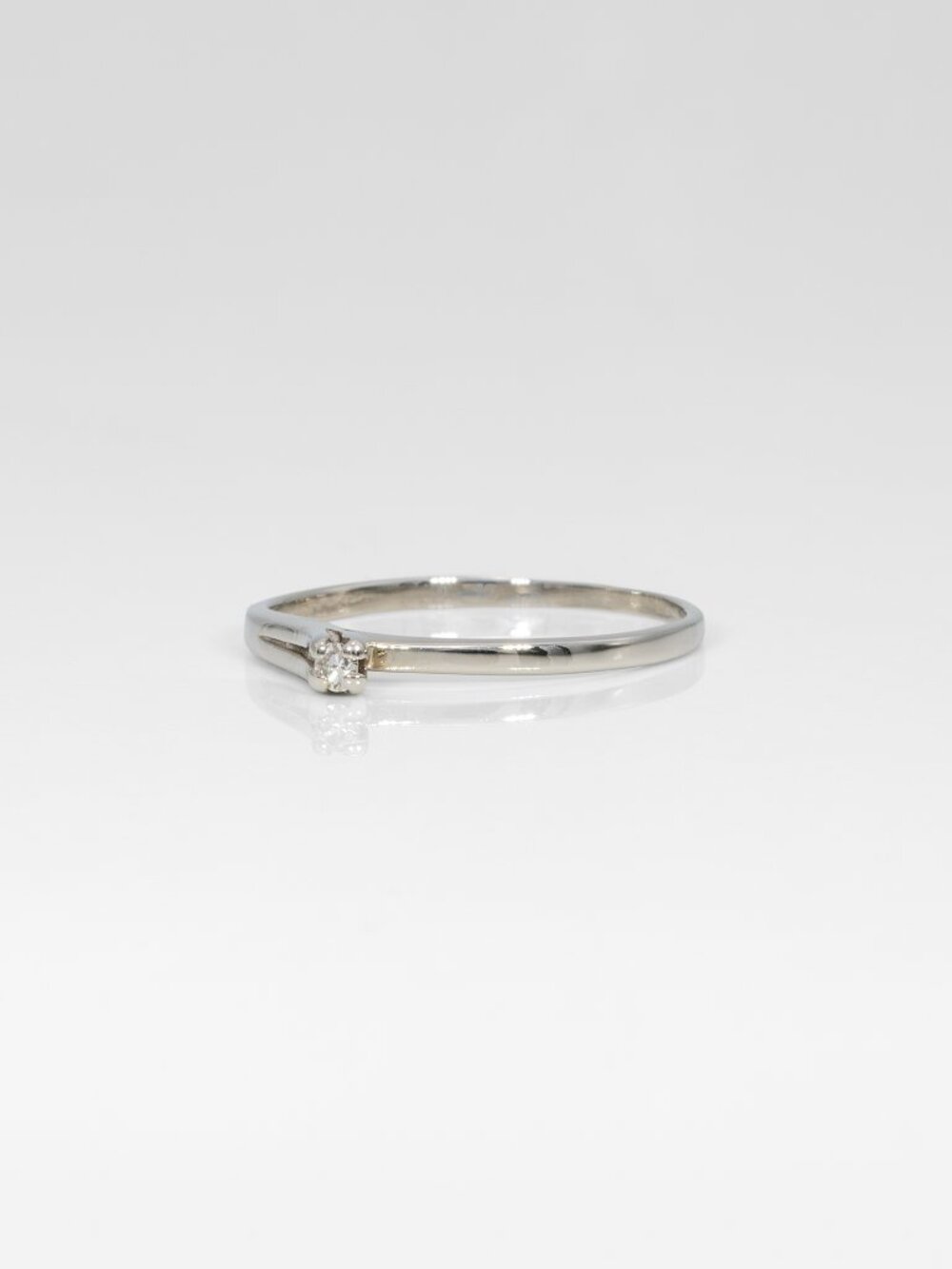 Diamond Estate Ring with Earth-Mined Diamond in Solid 10K Gold - Fine Jewelry